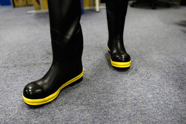 تصویر 1 از خرید کفش ایمنی مقاوم در برابر مواد شیمیایی و قیمت فروش استثنایی